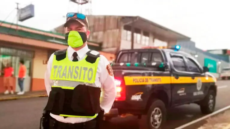 Costa Rica Traffic Police Urges Cyclists and Motorcyclists to Use Reflective Clothing