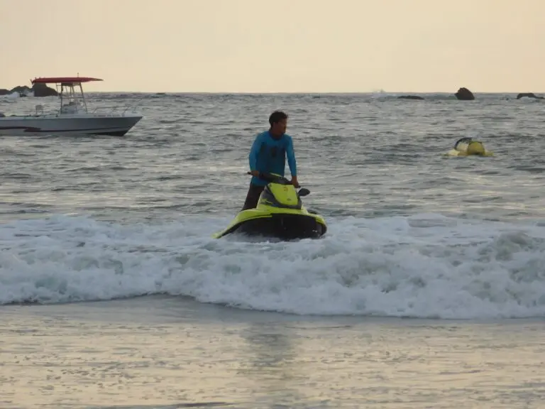 Jet Skis Must Not Be Driven Within 50 Meters of Bathers in Costa Rican Beaches