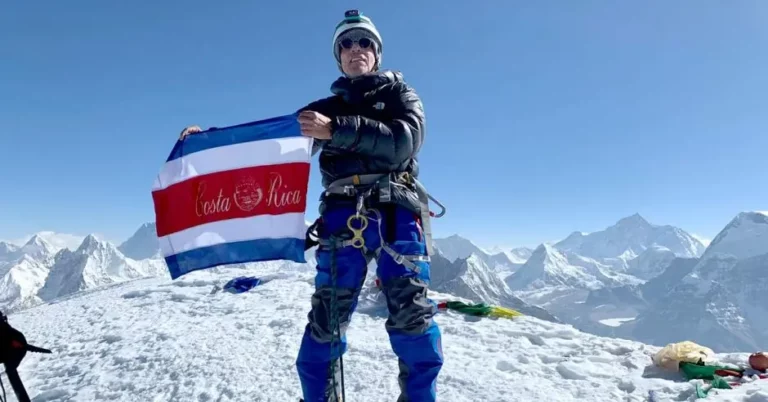 Tico Becomes a Legend by Climbing a Mountain More Than 6 Thousand Meters at Age 75