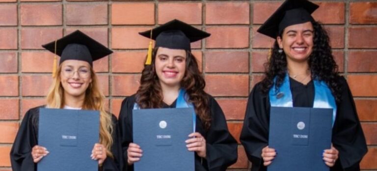 Three Young Tica Women Become the First Female Physical Engineers in Central America