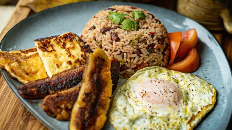 Get To Know the “Gallo Pinto”, Delicious Costa Rican National Dish