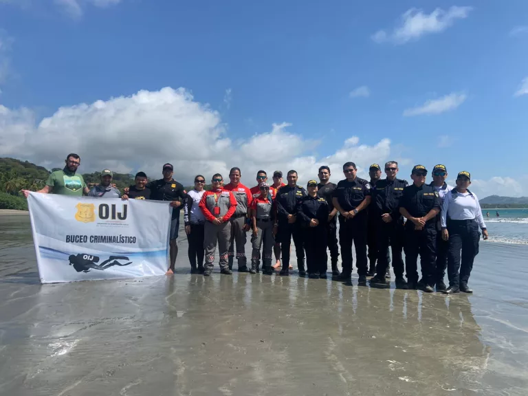 45 Members of National Emergency Groups Planted 240 Corals in Costa Rican Waters