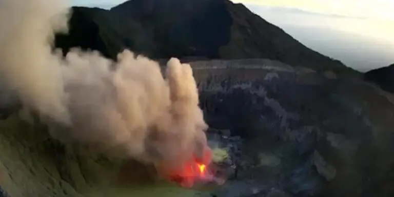 CNE Warns of Sudden Closures at Poás Volcano Due to Possible Increase in Eruptions
