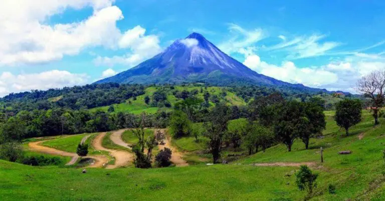 Is Costa Rica One Of The Smallest Countries In The World?