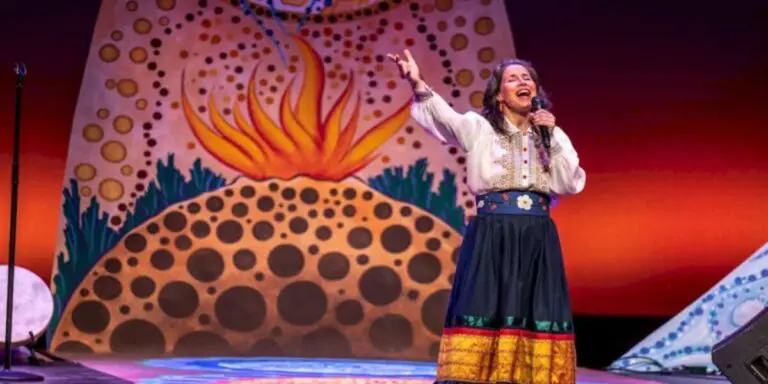 Indigenous Theater Gains More Audiences in Canada