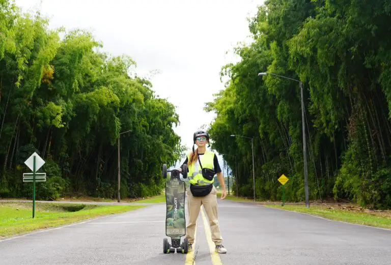 Costa Rica is a Deep Romance”: Evangelina, Who Toured the Country on a Skateboard, Declares Her Love For It in a Documentary