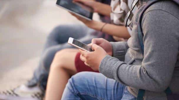 Children Under 11 Should Not Have a Smartphone, Says Telephone Operator