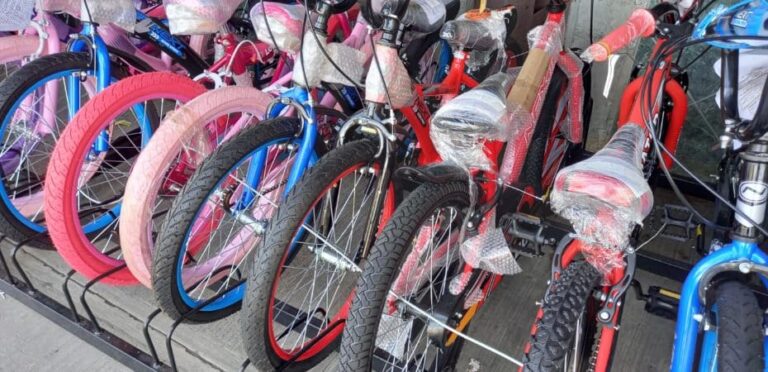 Costa Rican Police Points Out Rules for Bicycles, Skateboards and Scooters on the Roads this Christmas