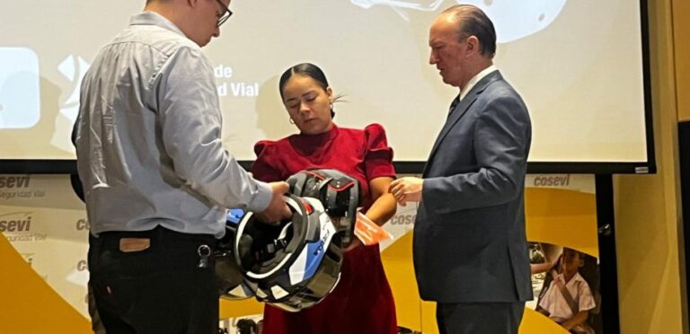 Motorcyclists in Pococí, Sarapiquí, Nicoya, and Santa Cruz Will Be Able to Exchange Their Helmet for a New, Safe One for Free