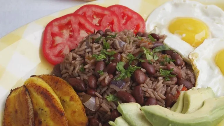 Let’s Cook Up Some Costa Rican Food Delights!