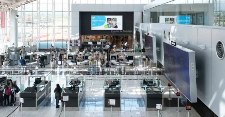 Are You Traveling During Holy Week? Long Lines Reported At Juan Santamaría Airport