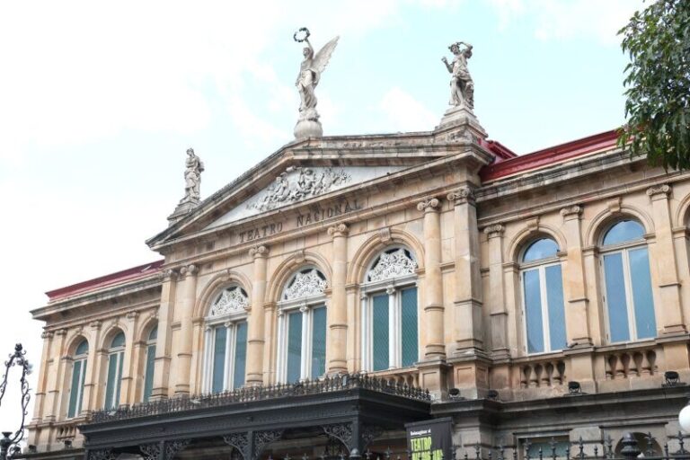 Damage to the National Theater Would Be “Irreversible”