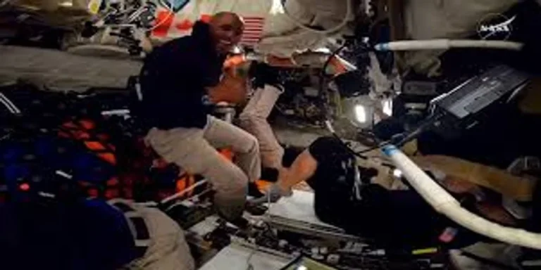 58 Tortillas, Five Hot Sauces, and a Bathroom: Life aboard the Orion Spacecraft Heading For Lunar Orbit