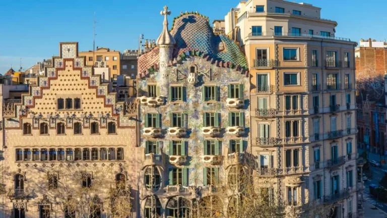 Gaudí’s Casa Batlló Arrives in Costa Rica with 56 Photographs, Music, and Culture