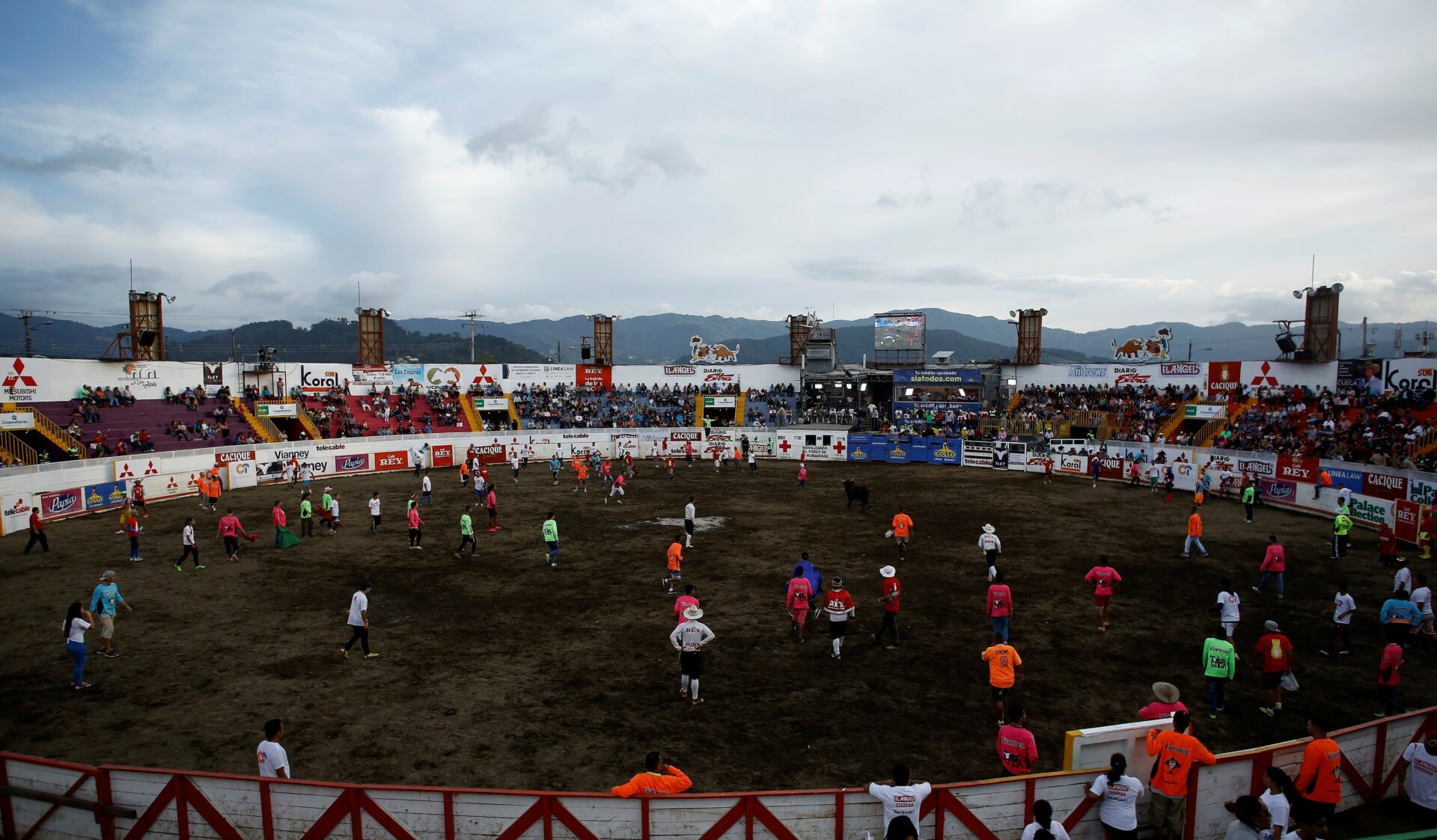  San José Municipality Cancels Zapote Fair Tender: Are Year-End Festivities at Risk?
